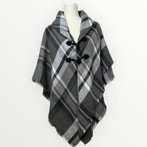 Apt 9 Monochrome Plaid Poncho Cape